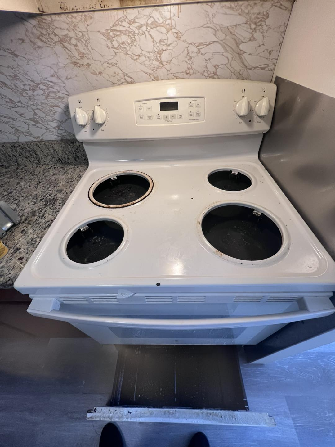 About To Shine Cleaning before and after photo 7